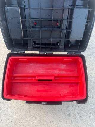 Cajón de pesca con ruedas