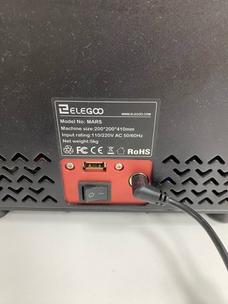 Stampante 3D in resina Elegoo Mars Rossa
