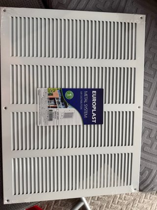 Rejilla de ventilación metálica