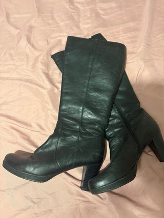 Botas altas de tacón negras