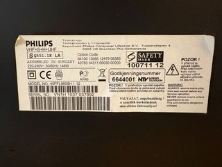 TV LED Philips 40PFL8605H/12 con peana incluida