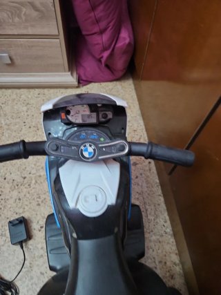 Moto Eléctrica Infantil Negra y Blanca
