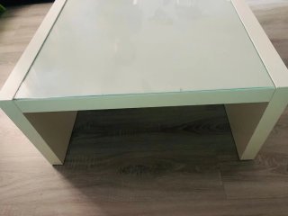 Mesita de salón de cristal y madera