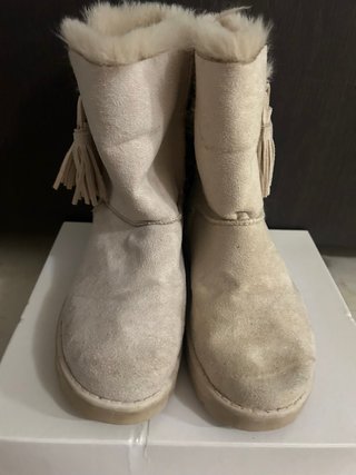 Stivaletti invernali beige con frange
