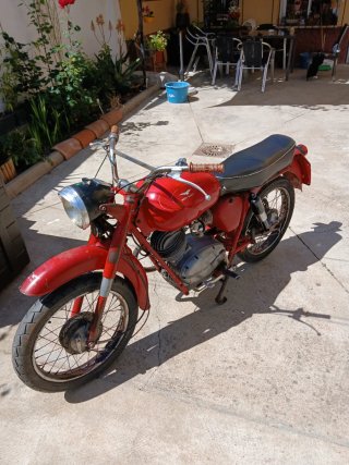 Moto Guzzi Stornello 125 4T