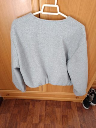 Chaqueta gris corta