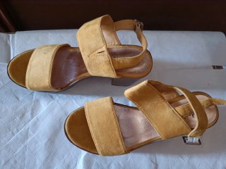 Sandalias Andarina mostaza plataforma T.38 NUEVAS