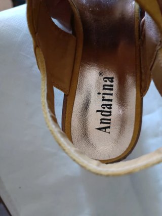 Sandalias Andarina mostaza plataforma T.38 NUEVAS