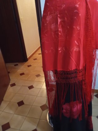 Mantón Manila Seda Bordado amano nuevo