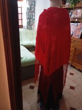 Mantón Manila Seda Bordado amano nuevo