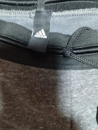 Pantalón chándal Adidas gris