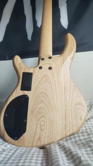 Bajo Cort Action DLX V AS 5 cuerdas