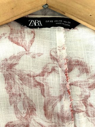 Blusa Zara Estampada Flores Roja Talla XS