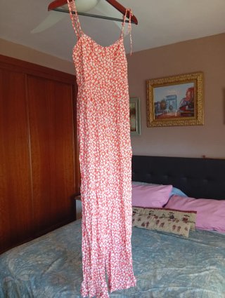 Mono naranja y blanco tirantes estampado floral