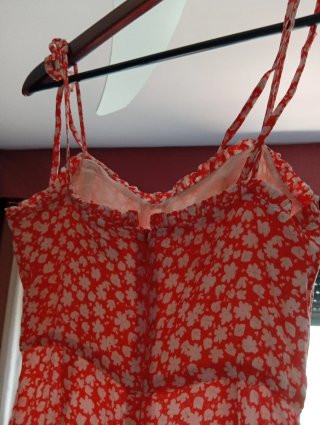 Mono naranja y blanco tirantes estampado floral
