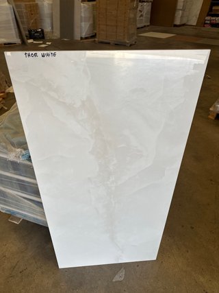 Baldosa Thor White 60x120 Pulido