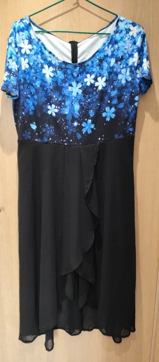 Vestido estampado floral azul y negro