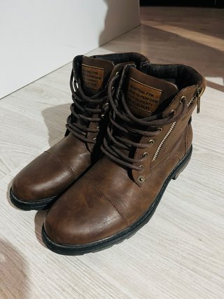 Botas marrones talla 42