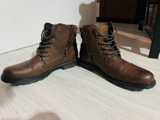 Botas marrones talla 42