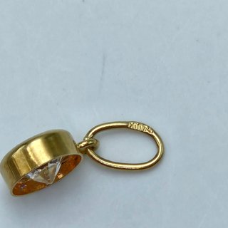 Colgante Oro 18k con Piedra Blanca 0.55g