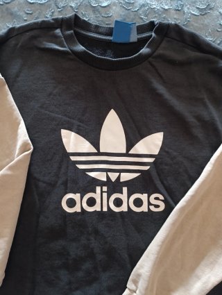 Sudadera Adidas Negra y Beige