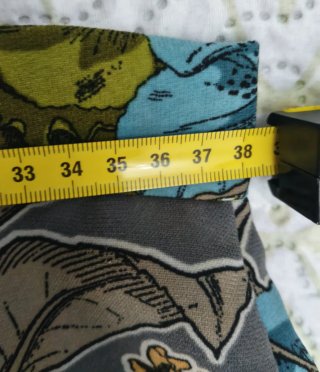 Pantalón talla M marca YERA cmo Nuevo Medidas foto