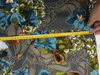 Pantalón talla M marca YERA cmo Nuevo Medidas foto