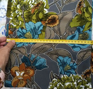 Pantalón talla M marca YERA cmo Nuevo Medidas foto