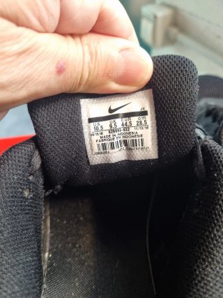 Nike air max command