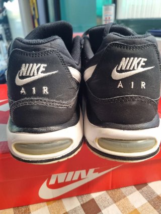 Nike air max command