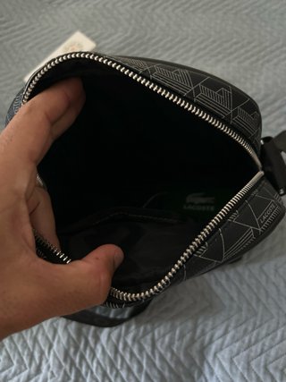 Bandolera Lacoste Negra y Gris