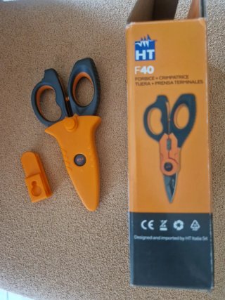 Tijeras electricista F40 con funda