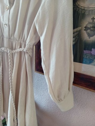 Vestido camisero corto beige Zara