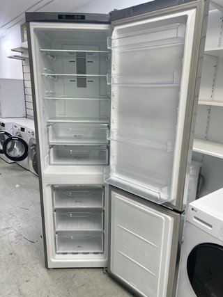 Nevera Indesit plateada