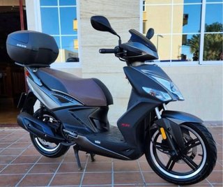 Moto Scooter Negro y marron