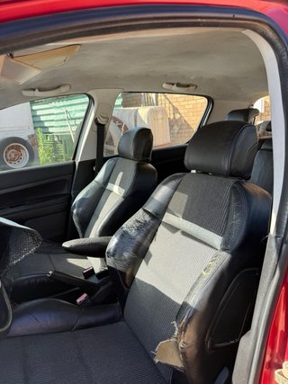 Peugeot 307 2004{  PARA  REPARAR!!