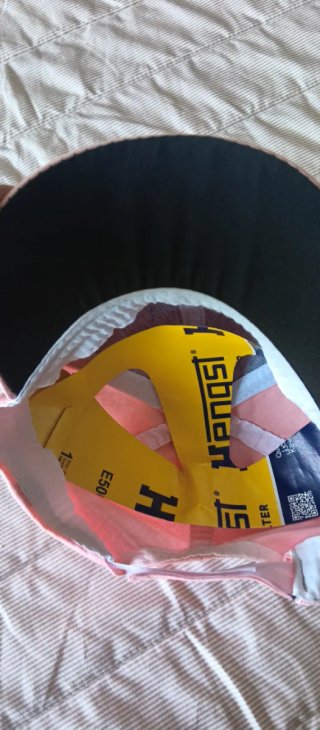 Gorro rosa Lacoste