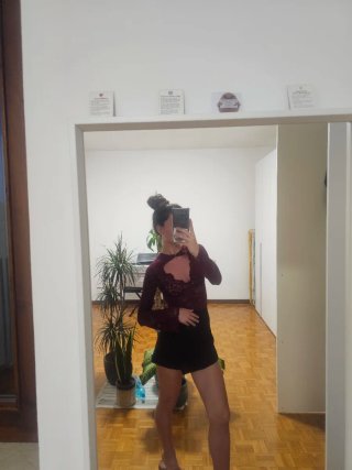 Body in pizzo rosso