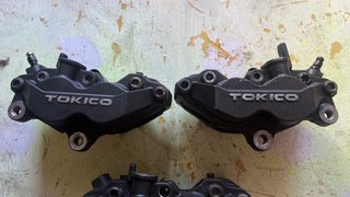 Pinzas Tokico Axiales 4 pistones CBR / GSX K1-K4