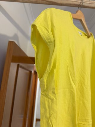 Camiseta Zara amarilla