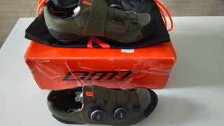 NUEVAS Zapatillas DMT MH10 talla 39