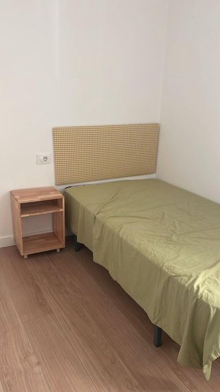Cabecero de tela y madera