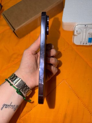 iPhone 14 Pro Max Morado Oscuro