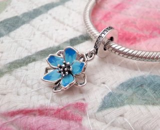 Charm Colgante Flor de Cerezo Azul