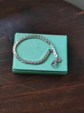 Pulsera chapada en oro blanco