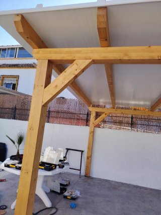 Pérgola de madera 4,5x4m