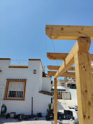 Pérgola de madera 4,5x4m