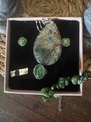 Colgante de fluorita tallada