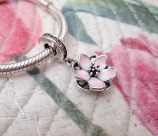 Charm Colgante Flor de Cerezo Rosa