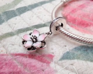 Charm Colgante Flor de Cerezo Rosa